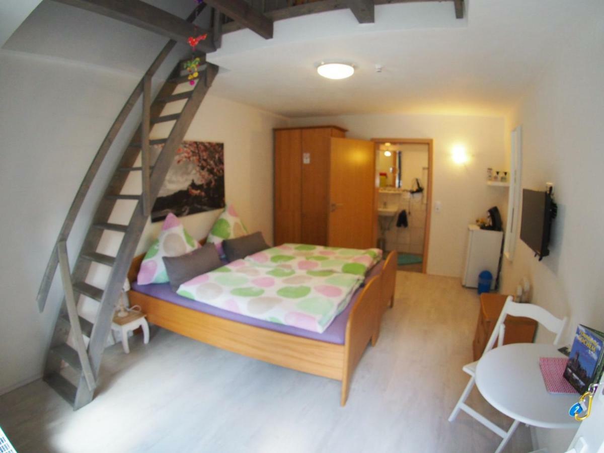 Pension Camping Schausten Cochem Esterno foto