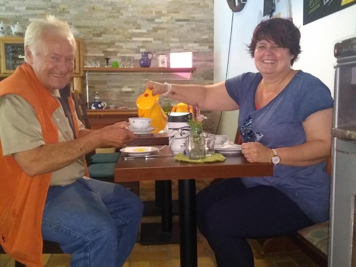 Pension Camping Schausten Cochem Esterno foto